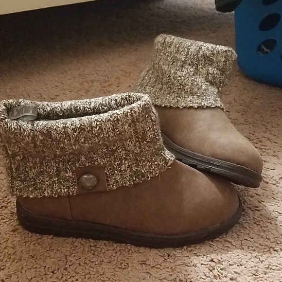 Muk Luks Shoes - Muk Luks short boots, never worn